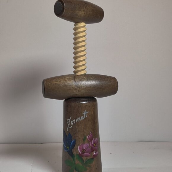 Wine Opener from Switzerland , city of Zermatt with Hand Painted Flowers on wood - Picture 5 of 6